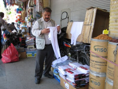 Händler mit Moped (nein, ich interessierte mich nicht für Tischdecken)