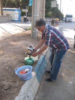Autobahn-Stopp auf iranisch...
