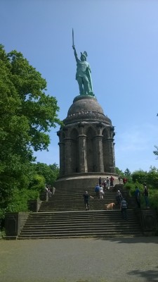 Es gibt eine Erklärung für die Richtung