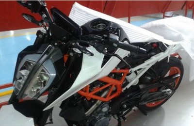 2017-ktm-duke-390-spy-shot_827x537_41465714882.jpg