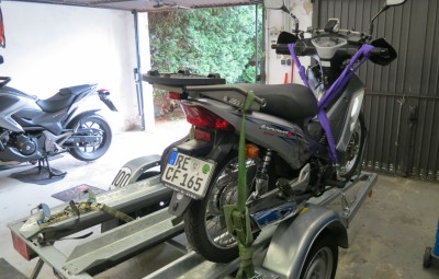 Wichtig : Die Puig Scheibe demontieren !! , warum , kenne ein Fall , da sind die Halter<br />bei einer Wave weggebrochen , und die Scheibe ist ins Nirvana geflogen.